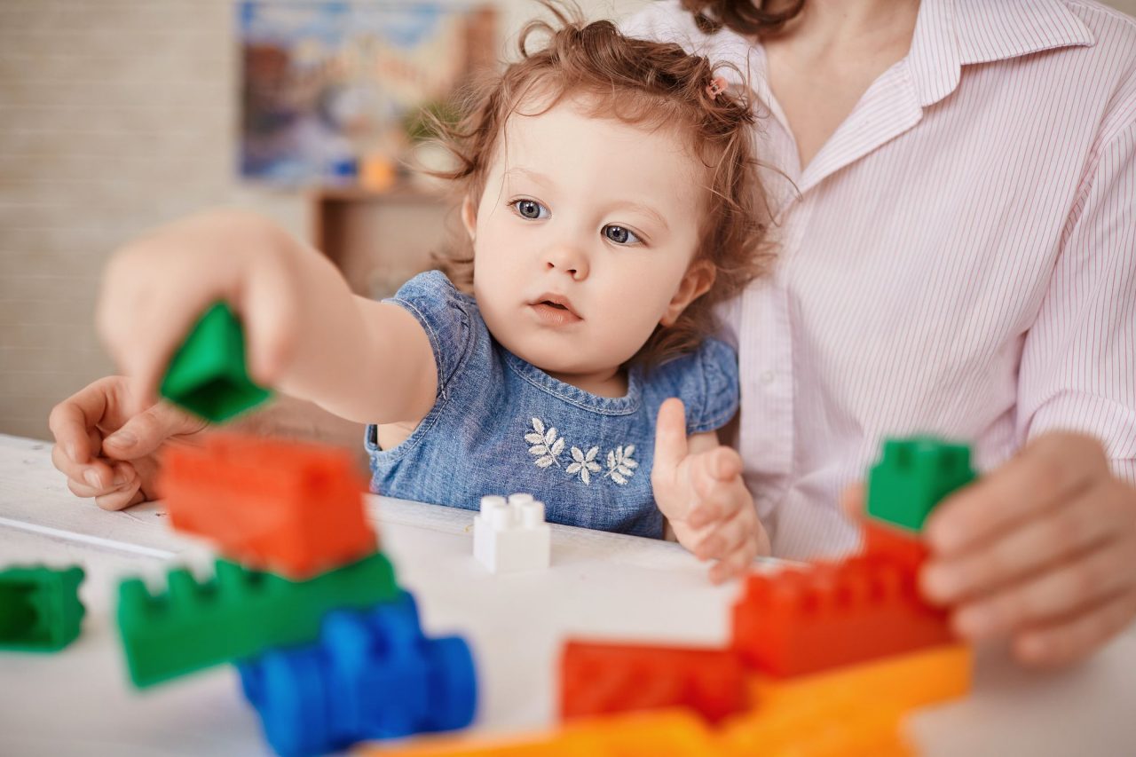 Brinquedos de encaixe educativos: como escolher para meus filhos?