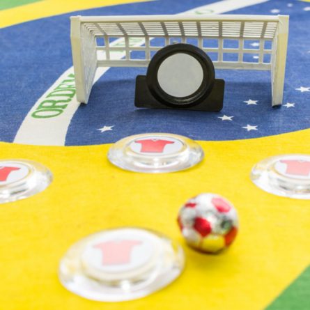 Descubra o que é futebol de botão e como jogar com seus filhos - Blog JC  Kids